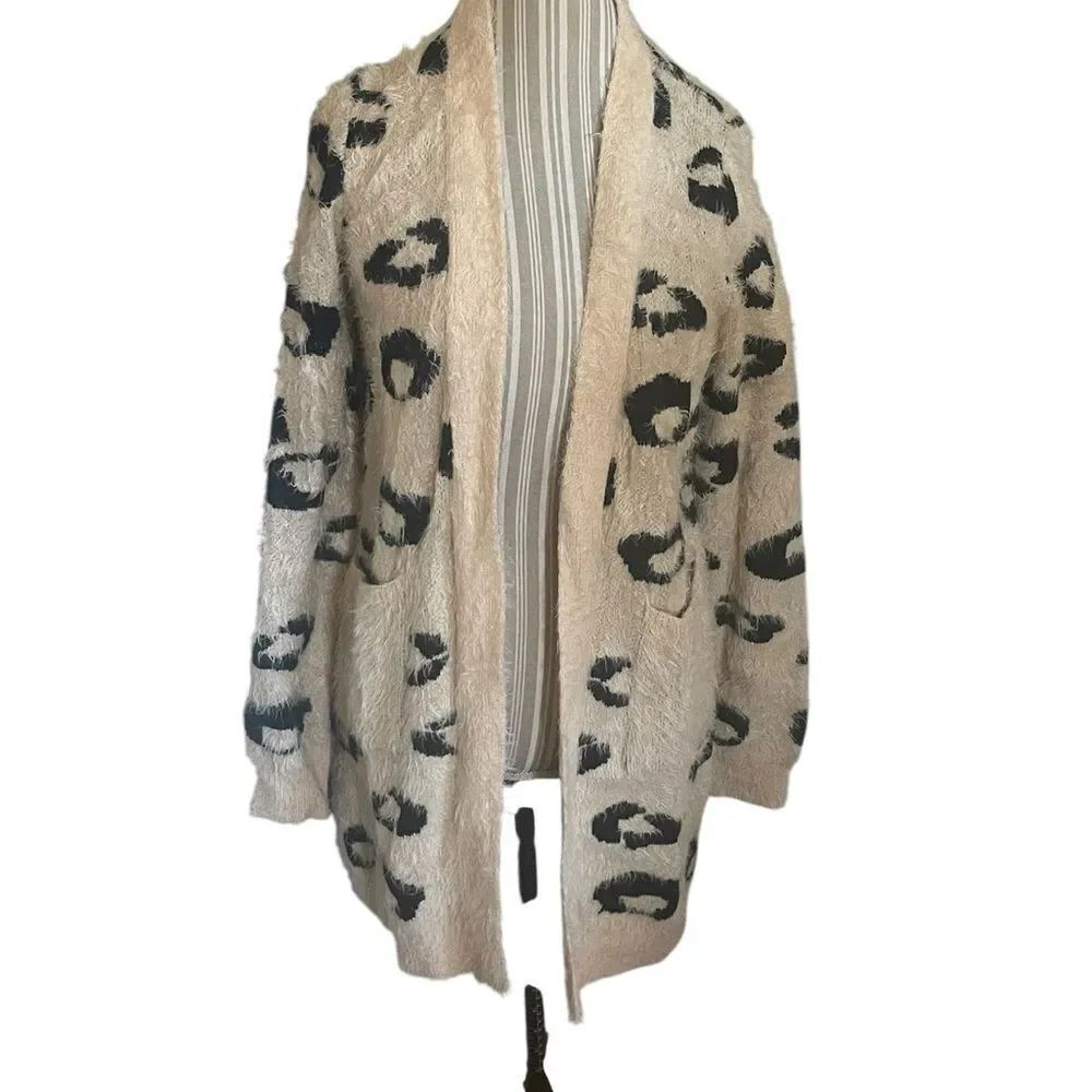 Amaryllis size small cardigan excellent condition